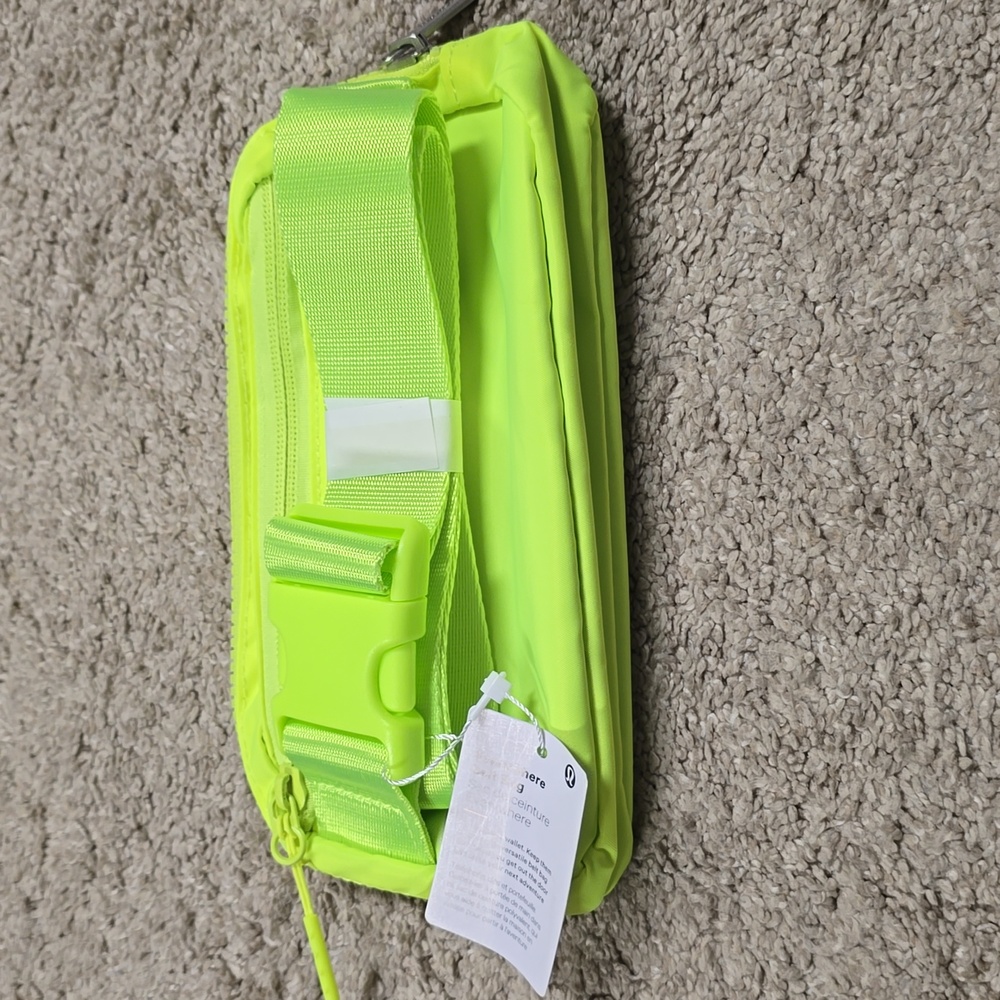 NWT Lululemon Everywhere Belt Bag 1L *Neo Mint - Picture 2 of 7